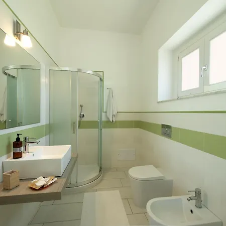 Isola Bed & Breakfast 2*