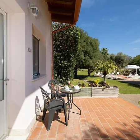 Isola Bed & Breakfast Syracuse