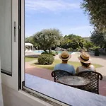 Isola Charm - Pool & Nature Bed & Breakfast