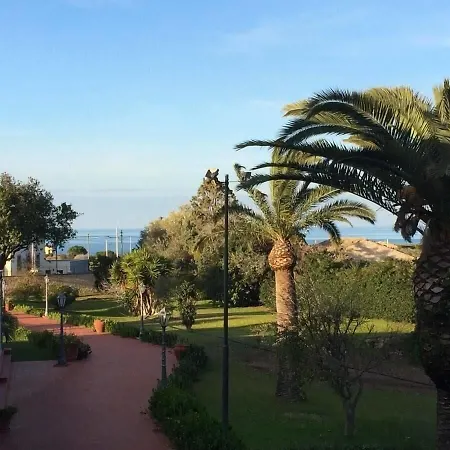 Isola Charm - Pool & Nature 4* シラクーサ