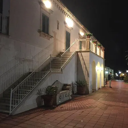 ベッド・アンド・ブレックファスト Isola Charm - Pool & Nature シラクーサ