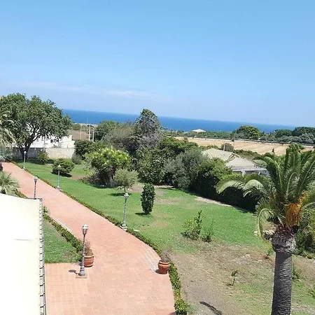 Isola Charm - Pool & Nature