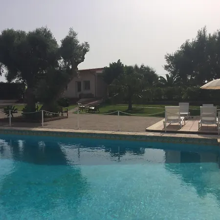 Isola Charm - Pool & Nature ベッド・アンド・ブレックファスト