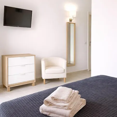 Bed & Breakfast Isola Charm - Pool & Nature 4*
