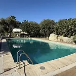 Isola Charm - Pool & Nature Bed & Breakfast