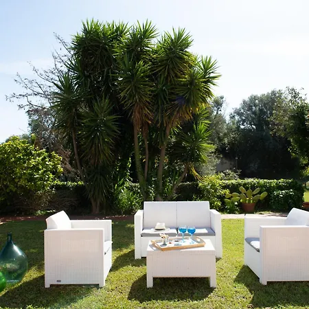 Isola Charm - Pool & Nature Syrakus