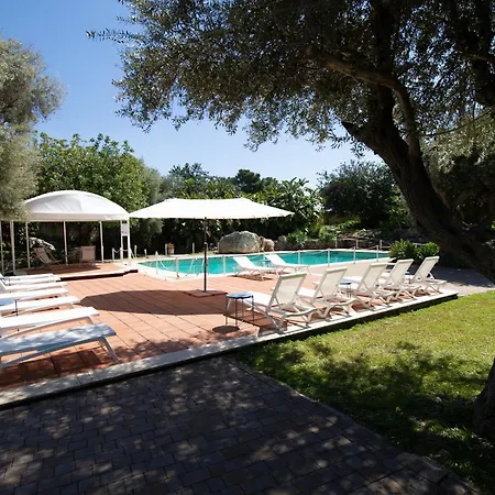 Isola Charm - A Historic Near Punta Del Pero 2* Syrakus