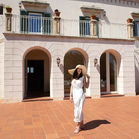 فندق مبيت وإفطار Isola Charm - A Historic Near Punta Del Pero سيراكوزا