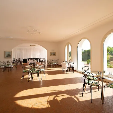 Isola Charm - A Historic Near Punta Del Pero Syrakus