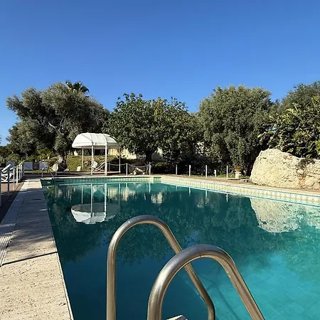 Isola Charm - A Historic Near Punta Del Pero 2* Syrakus
