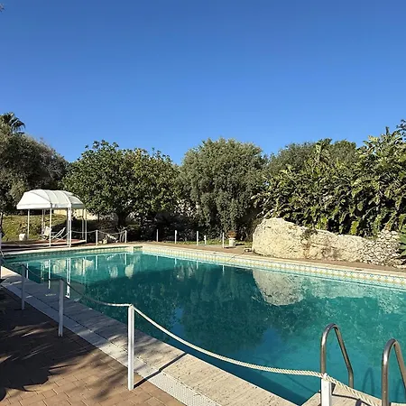 Isola Charm - A Historic Near Punta Del Pero فندق مبيت وإفطار سيراكوزا