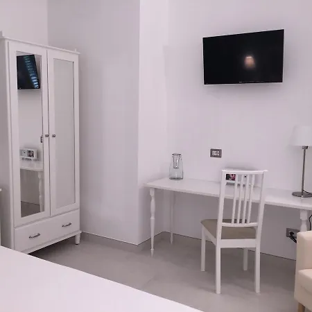 فندق مبيت وإفطار Isola Charm - A Historic Near Punta Del Pero